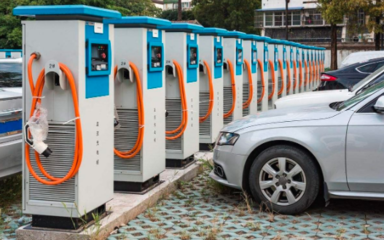 新能源汽車(chē)距離充電自由還有多遠(yuǎn) 汽車(chē)充電設(shè)備的研發(fā)與挑戰(zhàn)